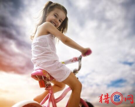 万姓女孩取名大全